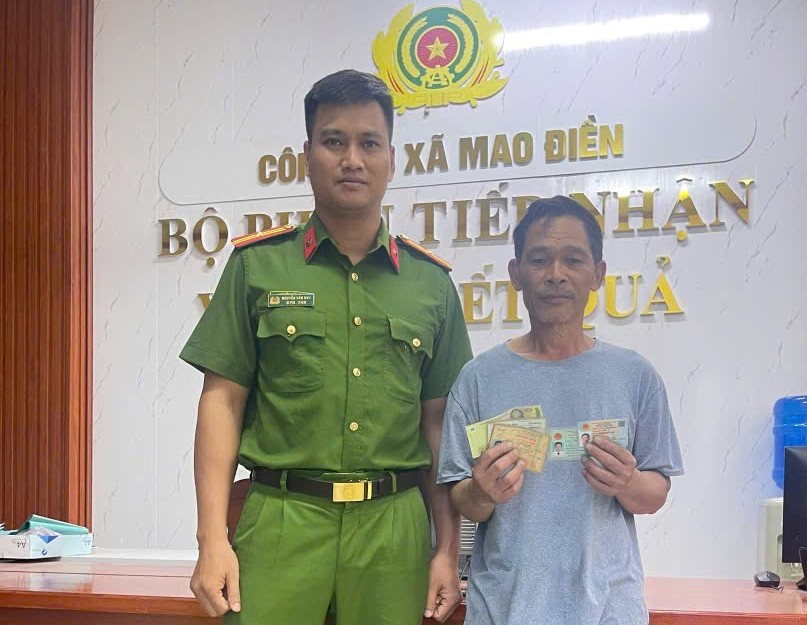 Công an xã Mao Điền: Kịp thời tìm và trao trả tài sản bị mất cho công dân